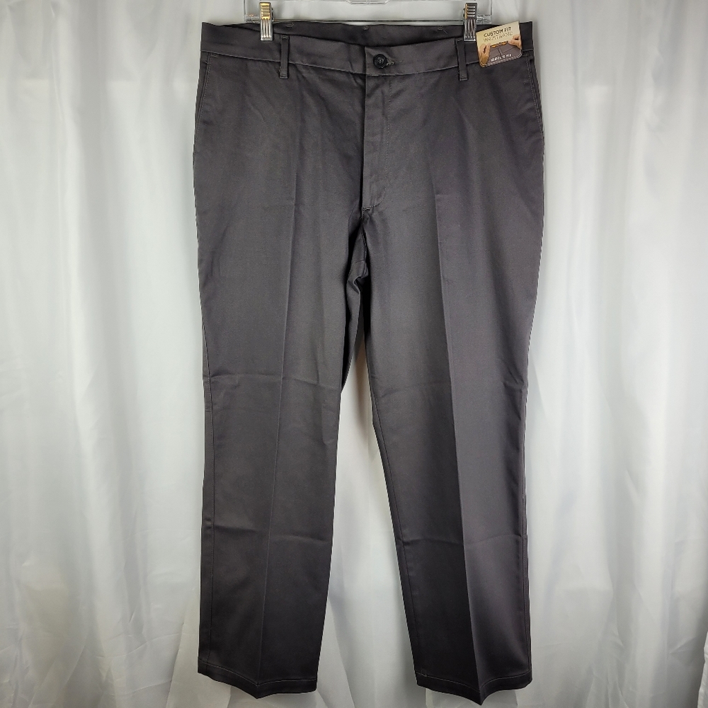 NEW Wrangler Flat Front Straight Fit Custom Fit Waist No Iron Pants Mens 36x30